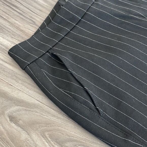 The Slim size 0, gorgeous black & white pants, like new, no flaws 1538 - Picture 5 of 11